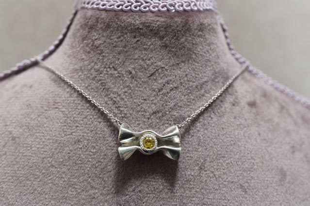 キャンディーネックレス