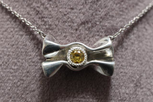 キャンディーネックレス