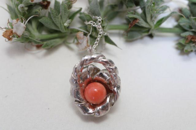 珊瑚バスケットネックレス